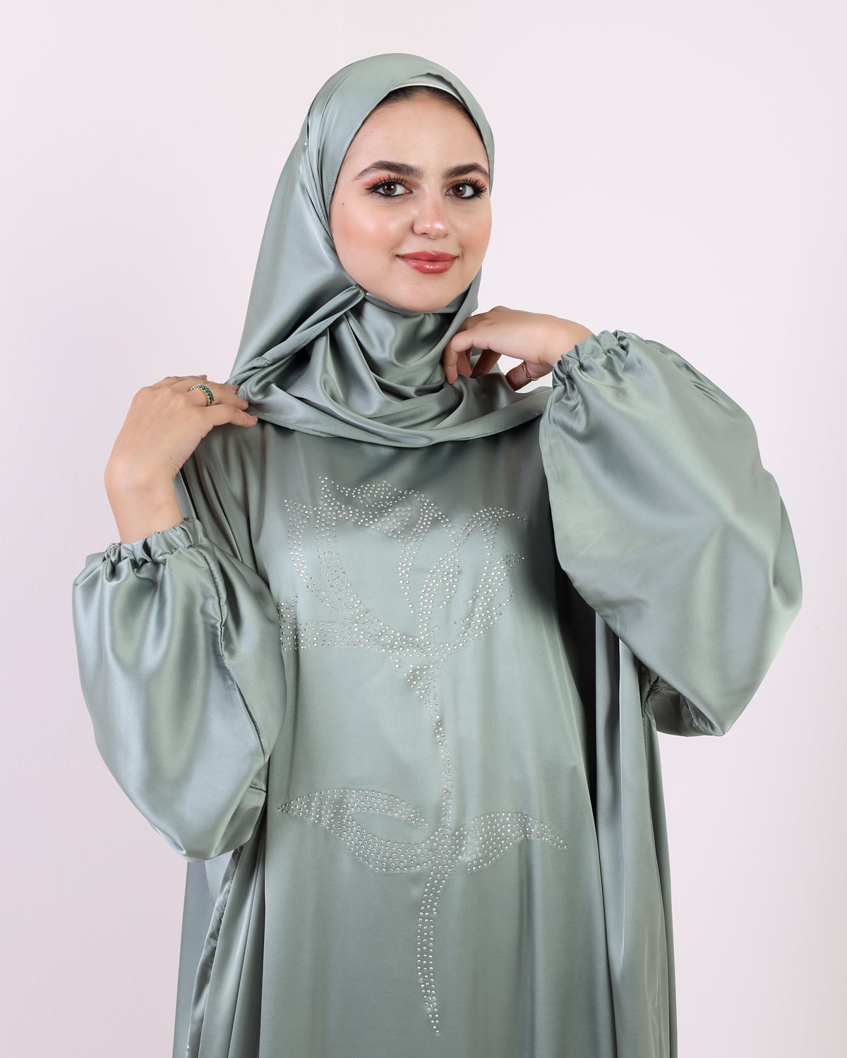 La Rose Armenian Satin Essdal